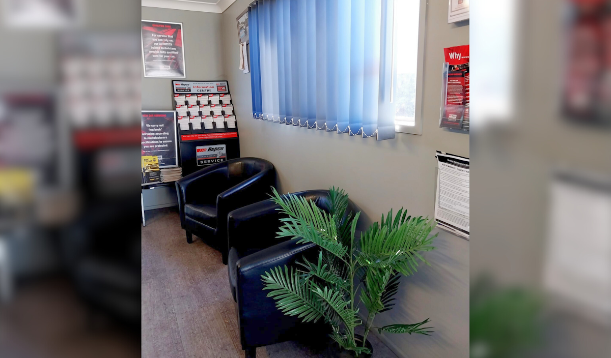 Take a seat in out reception area while you wait at Mobile Maintenance Service